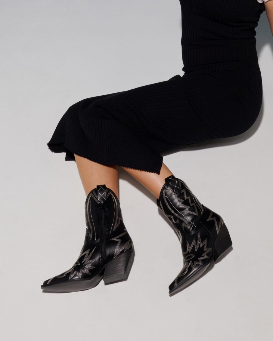 Boots Therapy Shoes | Outlaw Cowboy Boot Black/White